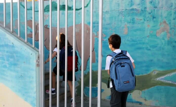 Χωρίς μάσκες στα σχολεία, τι ισχύει με τις απουσίες λόγω κορωνοϊού