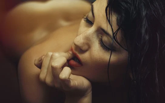 Η συνήθεια που έχει κάθε ζώδιο μετά το σεξ...