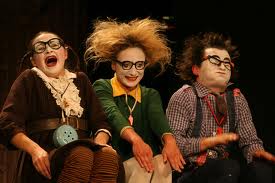 Μια κωμωδία την ημέρα... δίνει στην καρδιά αέρα!