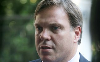 Δικηγόροι αποδοκίμασαν τον Γ. Πεταλωτή στην Πάτρα!!!