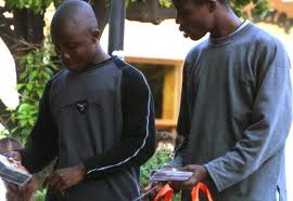 Η «πειρατεία», σκοτώνει την παιδεία!