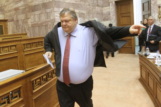 Απίστευτο! Από το μηνιαίο μισθό θα παρακρατείται η έκτακτη εισφορά