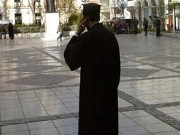 Παπάς χάρισε στην ερωμένη του, αυτοκίνητο!