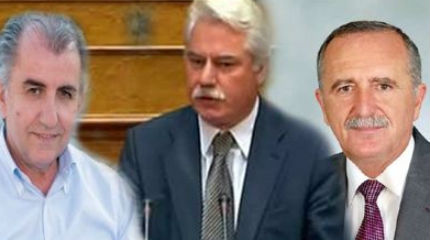 Έγραψαν συνθήματα σε τοίχους πολιτικών γραφείων.