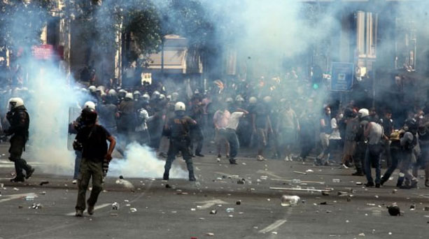 Γράμμα σε ένα κουκουλοφόρο...