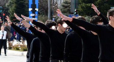 Διαμαντοπούλου: η δασκάλα με τα χρυσά γοβάκια και το μαστίγιο!