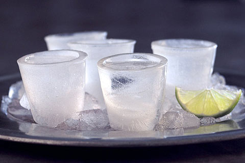 Όταν κάποτε η βότκα χρησίμευε (μόνο) στο ξύρισμα!!!