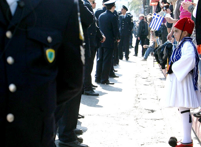 Η υπόσχεση - οργή, του μικρού τσολιά!