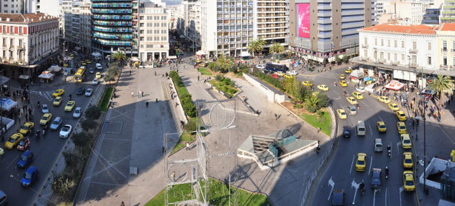 «Τραπεζάκια έξω» σε Ομόνοια και Βικτώρια