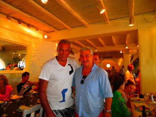 Ο Νίκος Γκάλης… στη Μύκονο