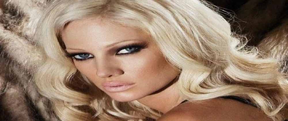 Τι γυρεύει η Τζούλια… στη Βιέννη;