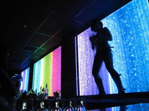 Κεριά και μαστίγια για ηδονή… στα στρωσίδια!