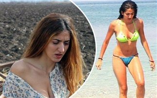 Η Τασούλα με καυτό μπικίνι πριν από 7 χρόνια!!!