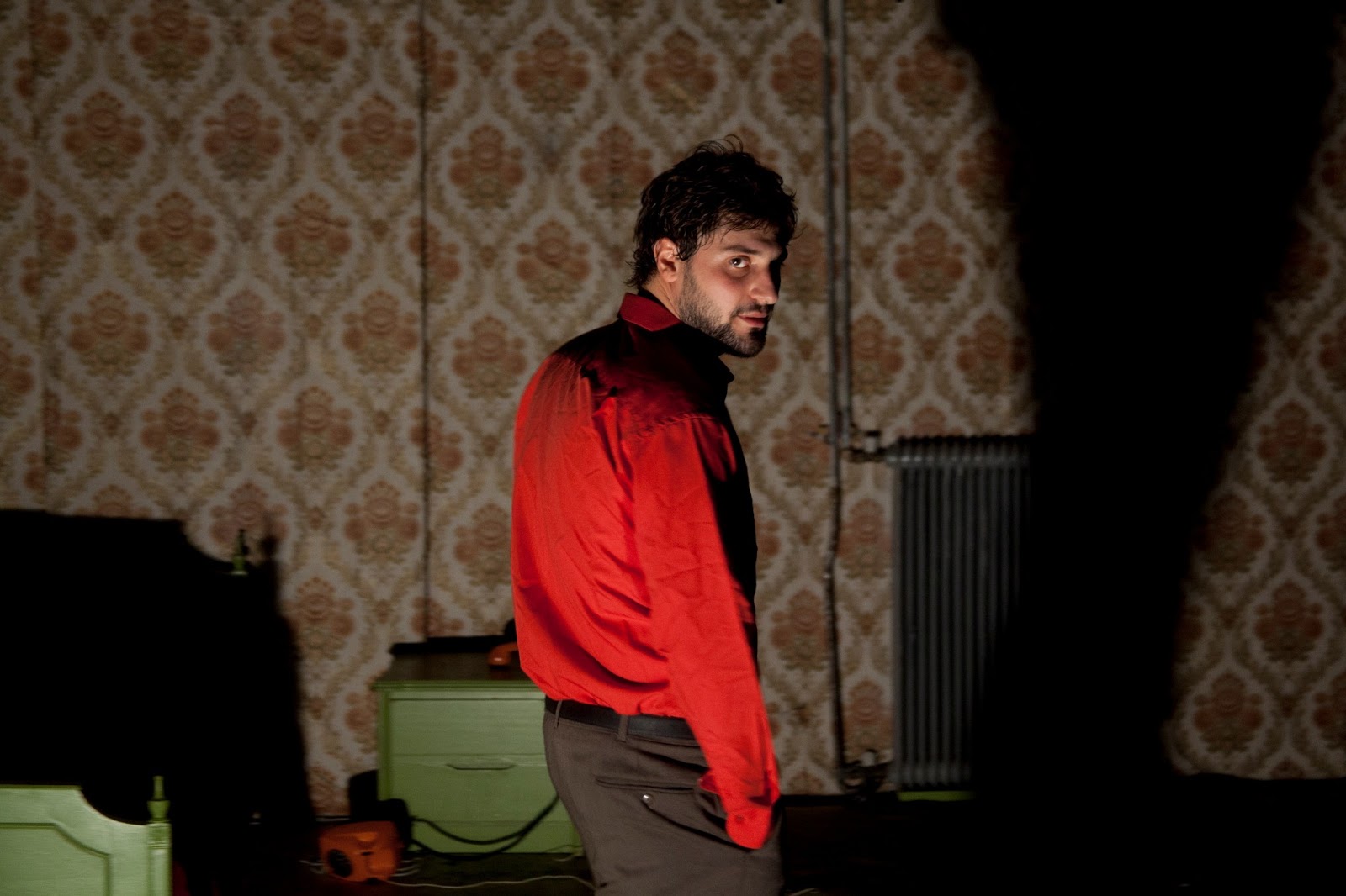 Γεράσιμος Σκαφίδας: «…οι άνθρωποι αναζητούν τη γκλαμουριά, για να τους εξαγνίσει και να τους λυτρώσει από την καθημερινότητά τους»