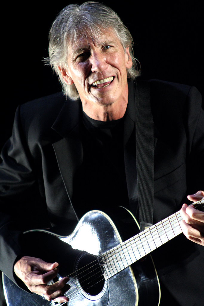 Ο Roger Waters θεωρεί τη Χρυσή Αυγή… αξιοθρήνητη και αμόρφωτη!!!