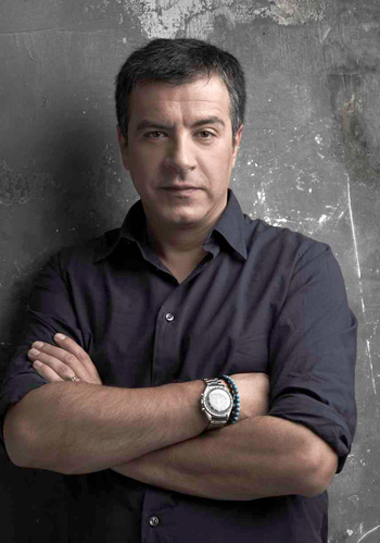 Πόλεμος μεταξύ Σταύρου Θεοδωράκη και Κώστα Βαξεβάνη!!!