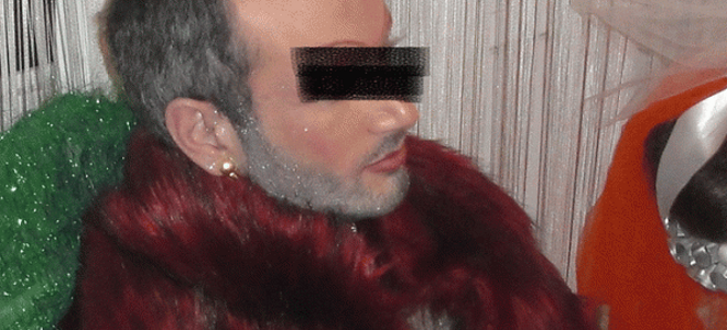 Αρχιμανδρίτης της Πελοποννήσου ποζάρει με γούνα, στρας και μάσκαρα!!! (εικόνες)
