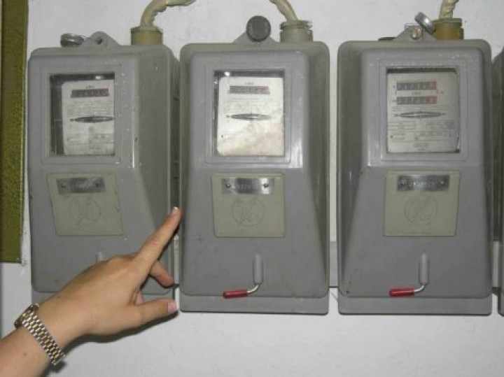 Αλλάζει ο τρόπος μέτρησης ρεύματος… Θα τηλεφωνείτε στη ΔΕΗ!!!