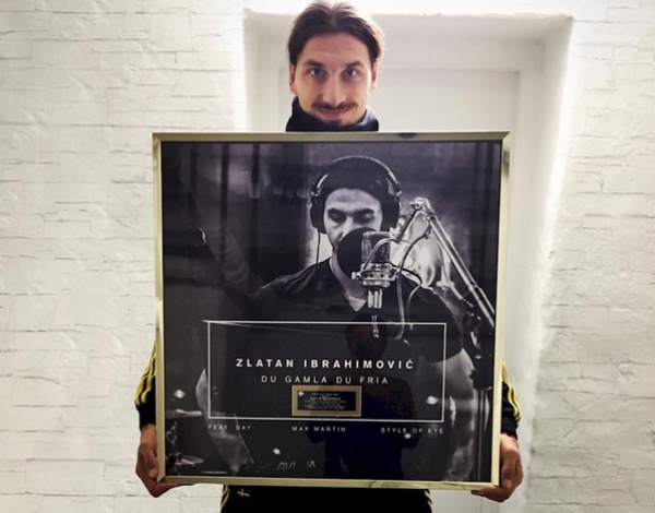 Τρελό σουξέ ο ύμνος του Ζλάταν!!! (video)