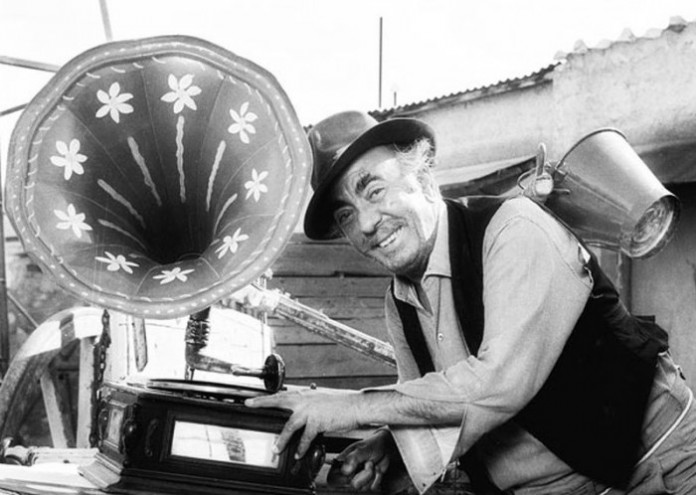 Διονύσης Παπαγιαννόπουλος… από το τσάμικο & το ακόντιο, ηθοποιός!!! (video)