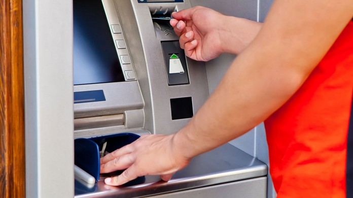 Χειροτερεύουν τα Capital Controls: Πόσα ευρώ θα κάνετε ανάληψη μετά τις 24 Μαΐου…