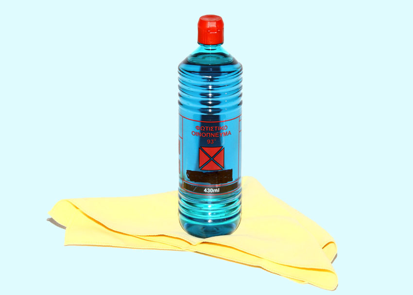 Πού απλώνεται το μπλε οινόπνευμα και… σαρώνει;