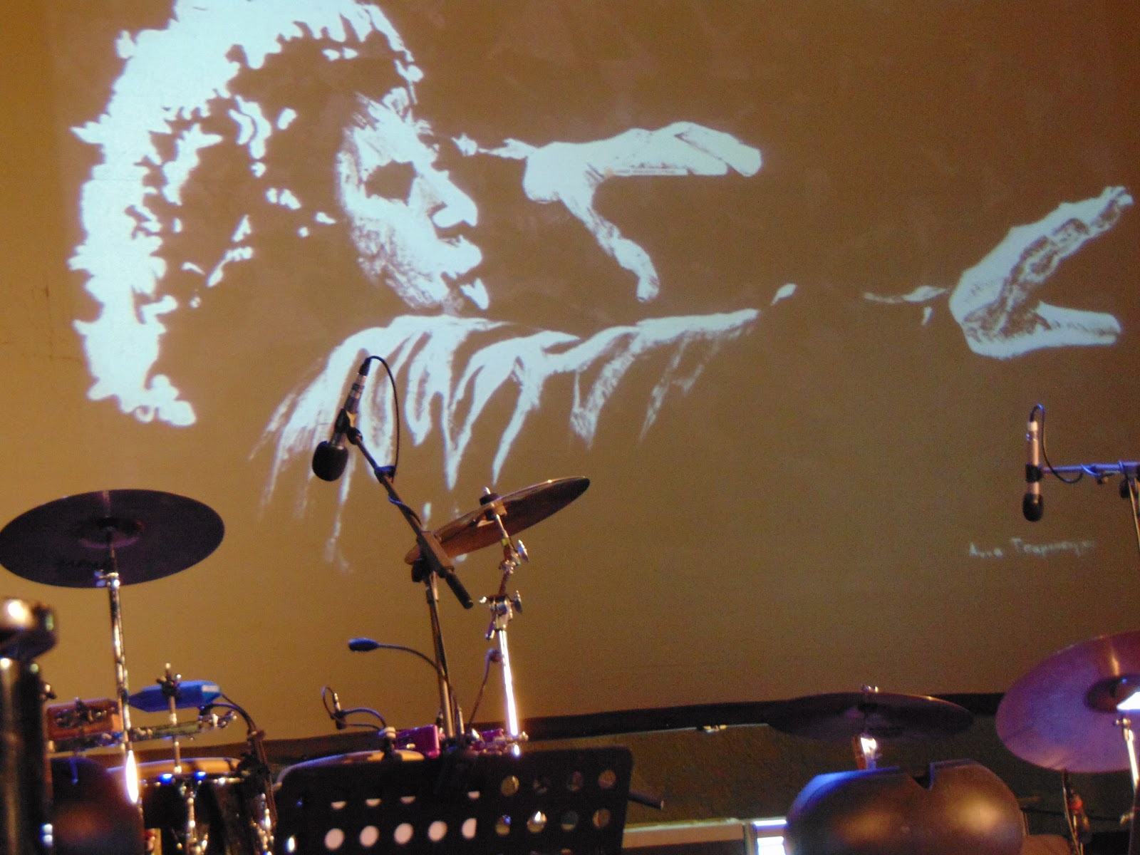 Το Ηράκλειο Αττικής, έγινε μια μεγάλη αγκαλιά για το Μίκη Θεοδωράκη… (video)