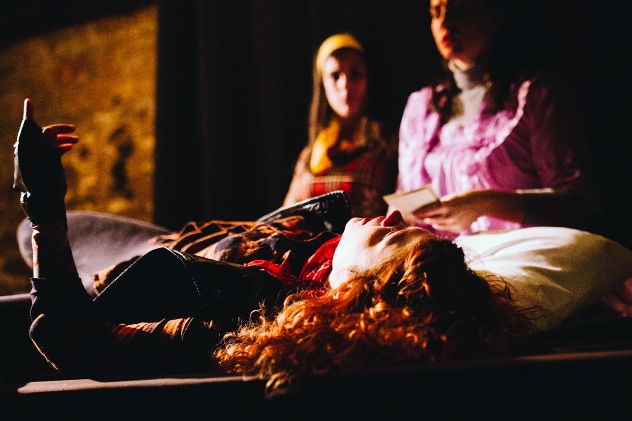 «Το σπίτι των Στάρκ»,  από τις μανταΜίτσες… στο θέατρο Αλκμήνη