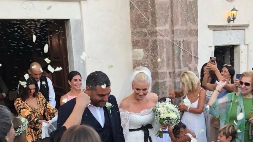 Ελισάβετ Μουτάφη & Μάνος Νιφλής… εις σάρκα μιαν (foto) 