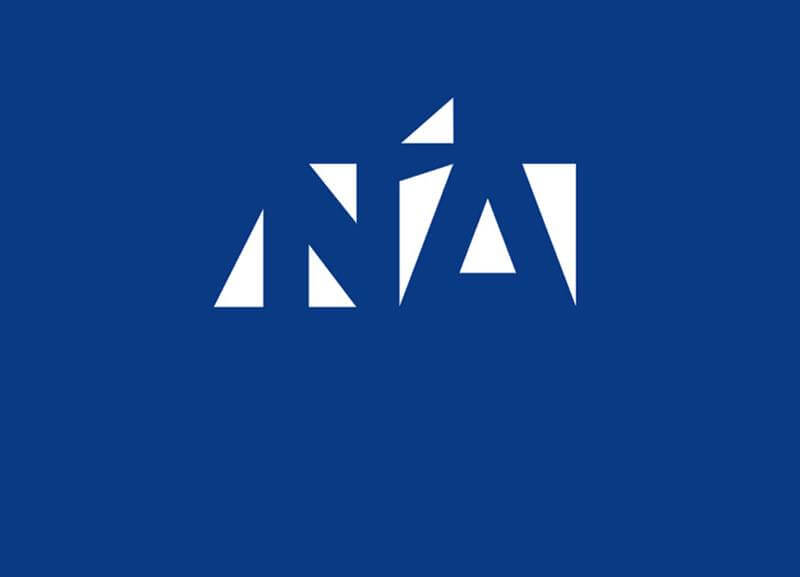 Τα σπασμένα τα κομμάτια της δεξιάς…