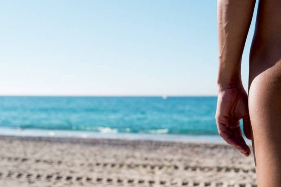 Το γερμανικό ριάλιτι γυμνιστών που γυρίστηκε σε ελληνικό νησί...