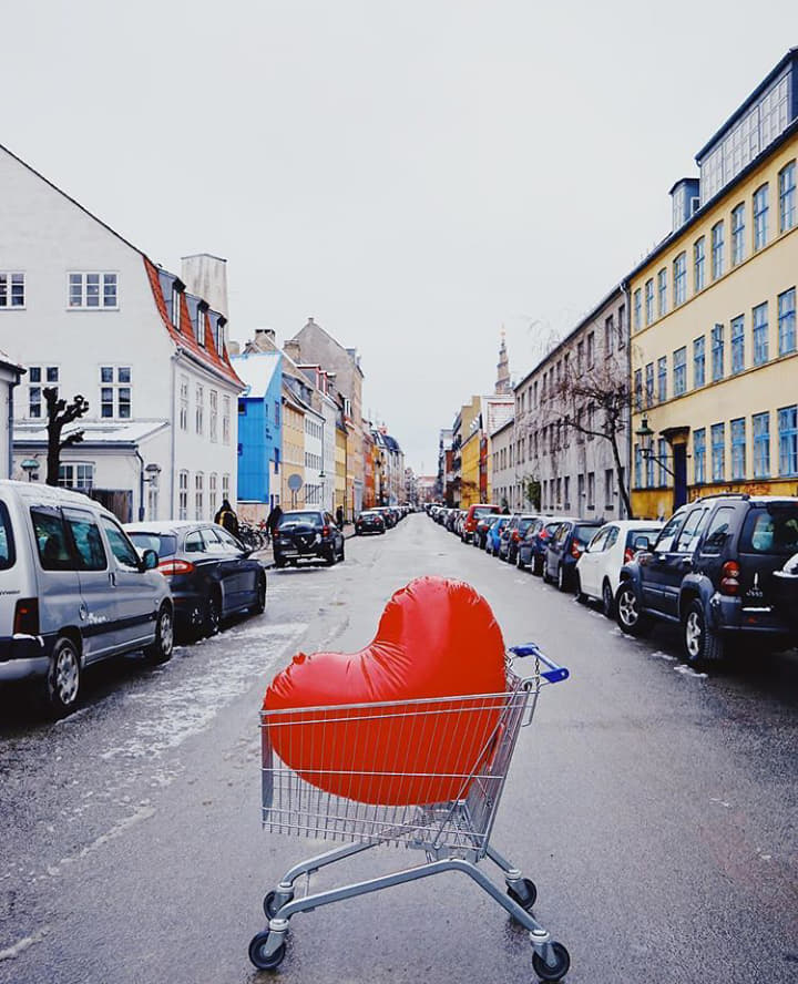 Γέμισε η Κοπεγχάγη καρότσια με καρδιές!!!