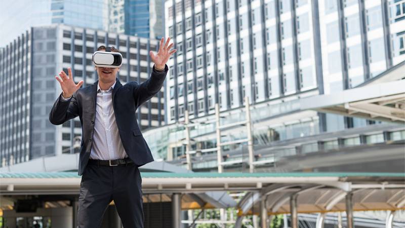 Νέα εφαρμογή εικονικής πραγματικότητας επιτρέπει σε πολιτικούς να εγκαινιάζουν έργα που δεν έχουν ολοκληρωθεί!!!