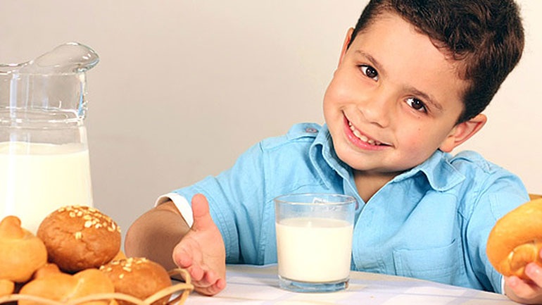 Πώς θα καταλάβετε ότι το παιδί σας έχει αλλεργία στο γάλα;