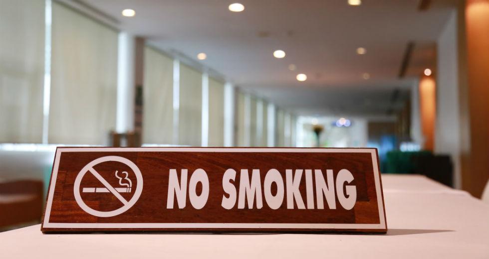 Τριψήφιος αριθμός για καταγγελίες όσων παραβαίνουν τον αντικαπνιστικό νόμο…