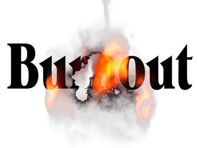 Σύνδρομο burnout: Απαντήστε σε 9 ερωτήσεις και δείτε αν είστε… καμμένοι!