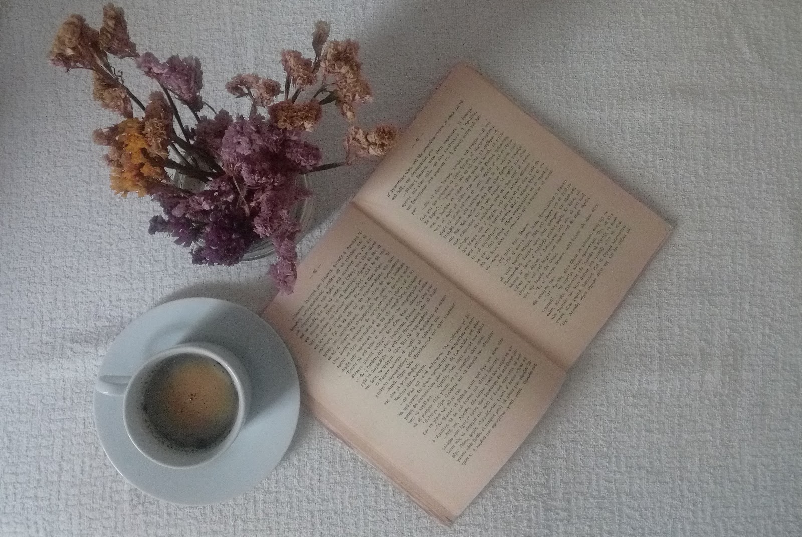 6 εκδοτικοί οίκοι προσφέρουν ελεύθερα e-books και audio-books