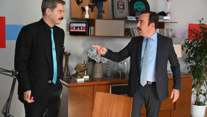 Αν ήμουν πλούσιος: Ο Μάνος με τη Σμαράγδα περιμένουν στο αεροδρόμιο τη Μελίνα…