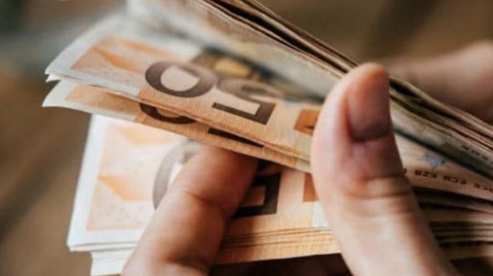Την Παρασκευή η καταβολή δεκάδων επιδομάτων
