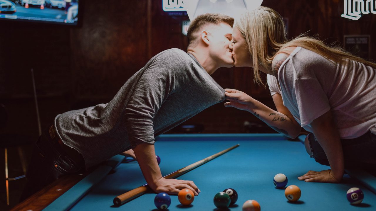 Άνδρες: Πώς καταλαβαίνουν ότι μια γυναίκα έχει διάθεση για σεξ