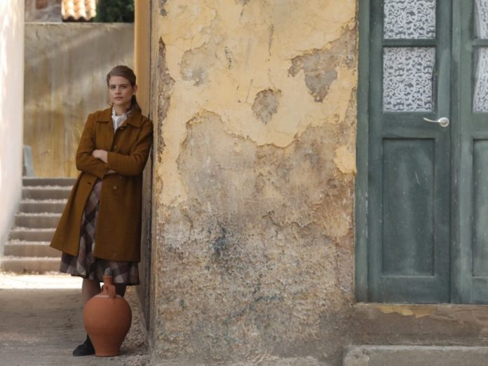 Άγριες μέλισσες: Ερωτική πολιορκία στη Δρόσω, απειλή για την Ασημίνα