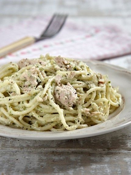 Σαλατομακαρονάδα με τόνο και πέστο άνηθου