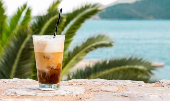 Ο σοβαρός λόγος που δεν πρέπει να πίνεις καφέ πριν τις 9:30 το πρωί