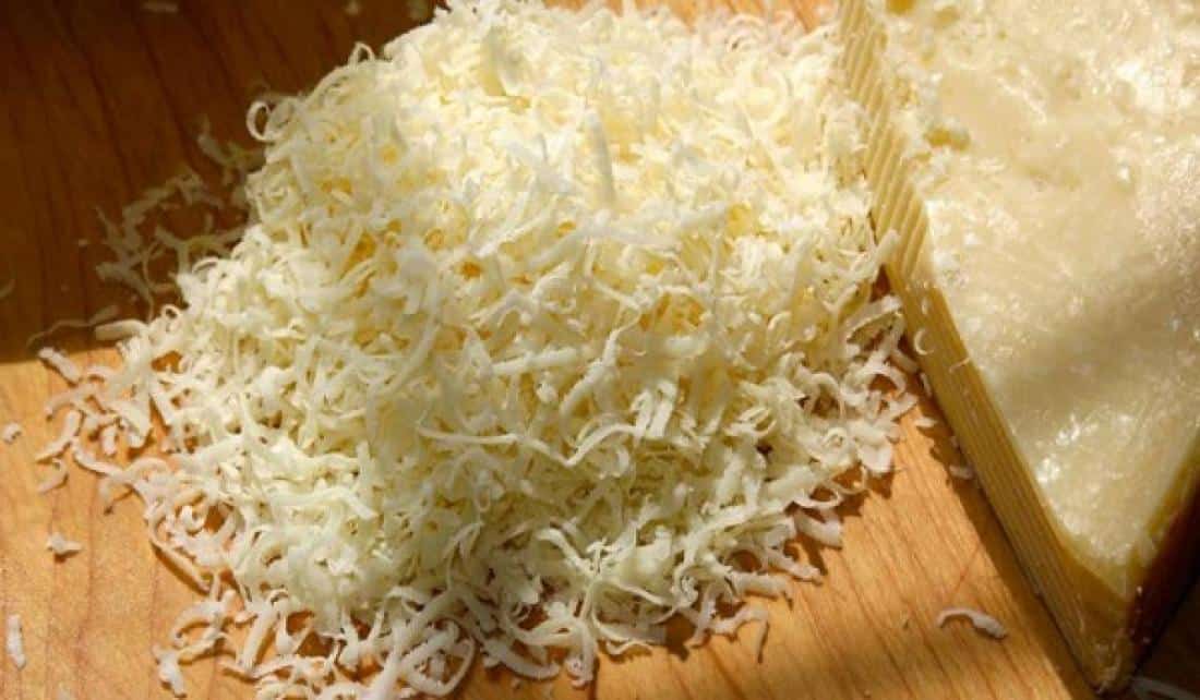 Η «παγίδα» που κρύβουν τα τριμμένα τυριά και πώς θα την αποφύγεις