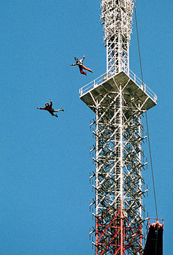Άλμα βάσης,  ακροβατικό κασκαντέρ