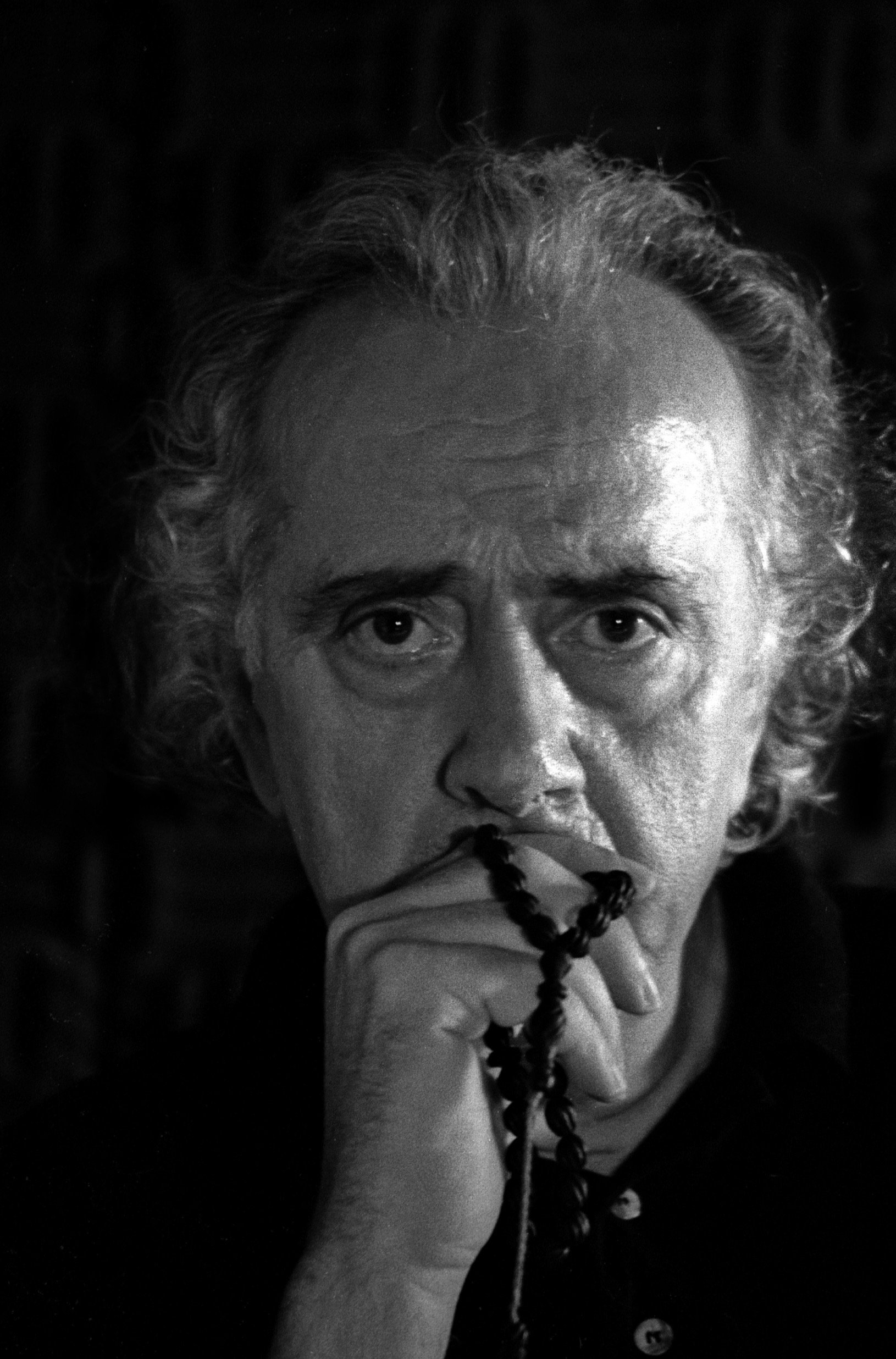 ΝΙΚΟΣ ΜΑΜΑΓΚΑΚΗΣ: Κέντρο Διερχομένων και άλλες ιστορίες - Δευτέρα 20 Νοεμβρίου, στη Μουσική Σκηνή «Σφίγγα»