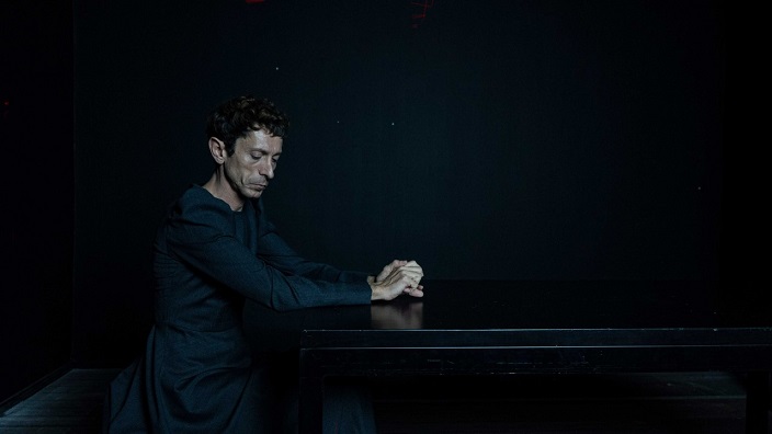 Σπύρος Βάρελης: «Αν το καλοσκεφτούμε όλοι μας ζούμε σε μια “κατασκευασμένη” πραγματικότητα»