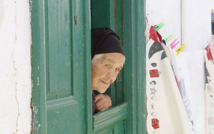 Μυστικά της γιαγιάς... οι «έξυπνες» λύσεις που εντυπωσιάζουν 