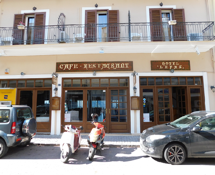 «Hotel Lefas»: Δωμάτια με θέα και ρομαντισμό