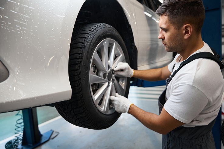 Κάθε πότε πρέπει να αλλάζω τα ελαστικά; Πώς θα κερδίσω λίγους μήνες ζωής;